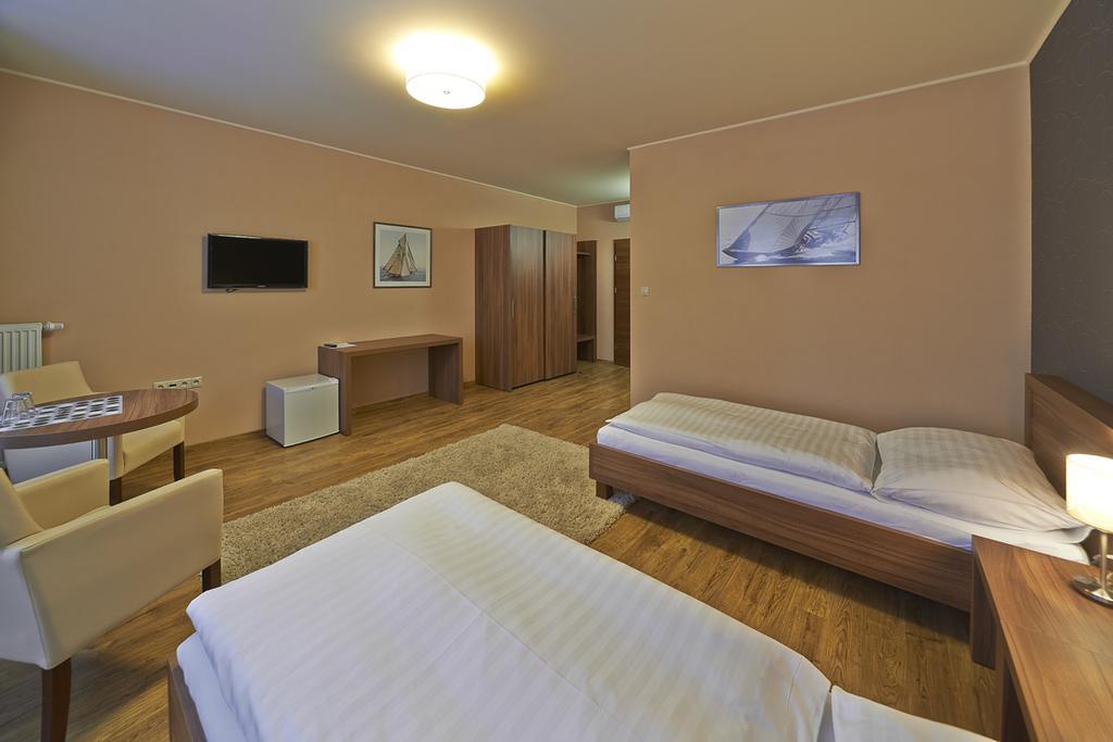 Penzion Club Скалица Экстерьер фото